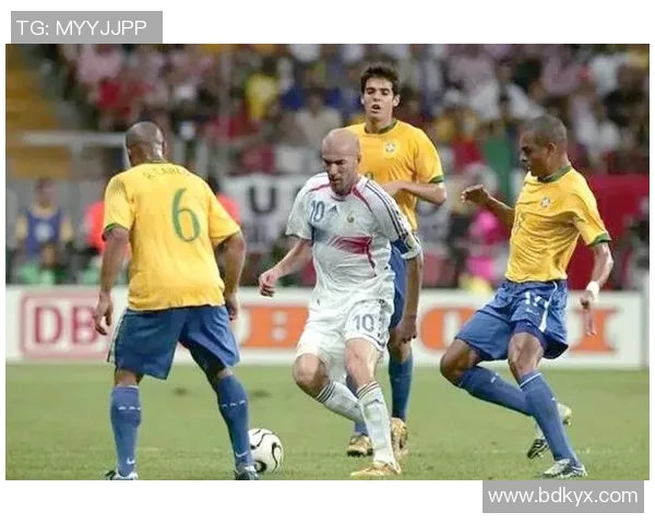 外国足球巨星赛场外大秀舞姿展现激情与魅力瞬间