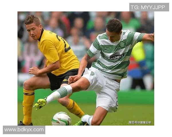 足球球星乘坐私人飞机引发关注豪华出行方式再度成为热议焦点