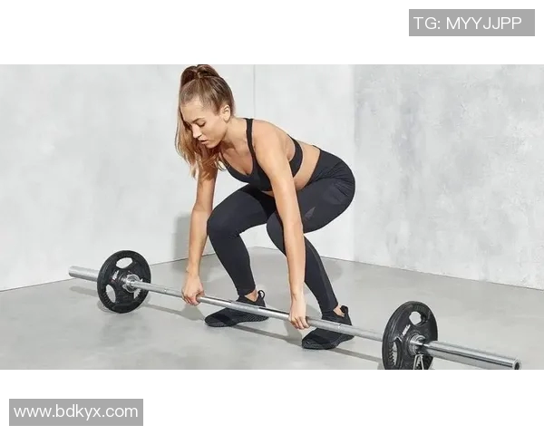 足球球星腰力有多强?揭秘顶级球员如何锻炼强大核心力量 足球球星腰力有多强?揭秘顶级球员如何锻炼强大核心力量